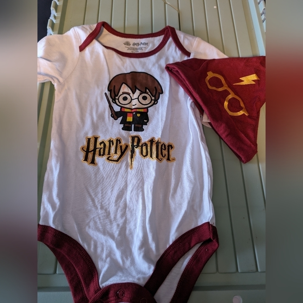 🔥 NWT Harry Potter Onesie and Hat